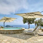 Villa Luce Del Sol With Pool - L - Happy