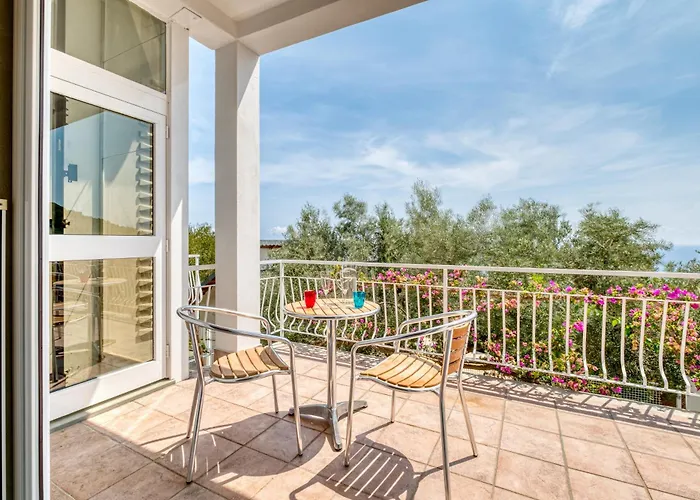 Ala - Villa Luce Del Sol With Pool - L - Happy Rentals